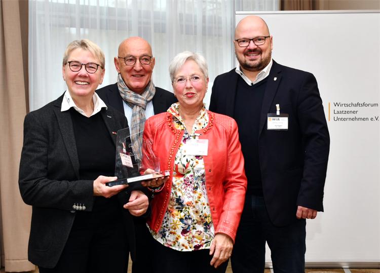 WIR: Verleihung Laatzener Loewe. Bericht mit Foto in Zeitung Laatzen Regionalmagazin 2022